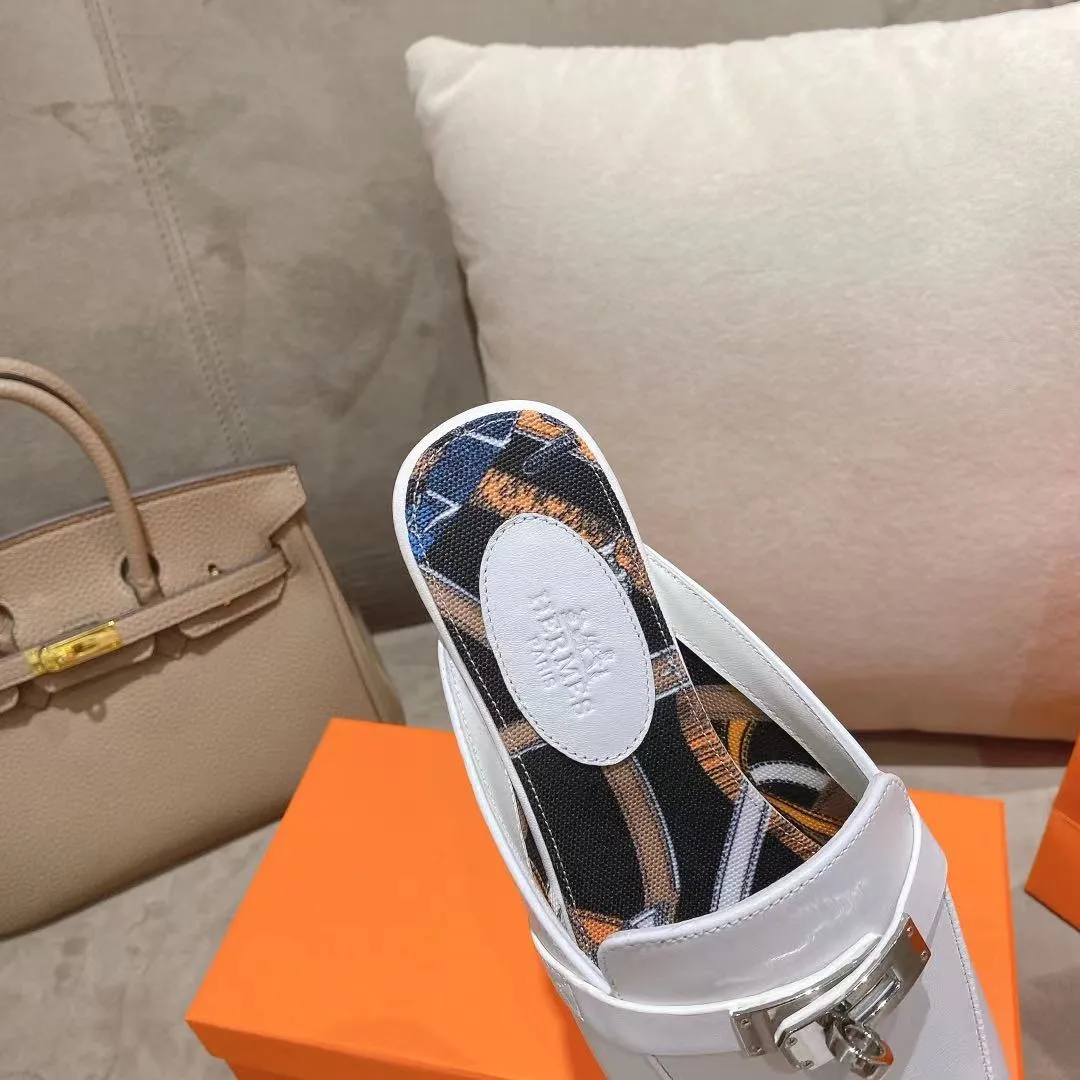 👟👟Ex-factory price 440👟👟Hermes/Hermes new kelly buckle sandal mule shoes for women flat toe lazy shoes and half slippers😄😄😄 Fabric: calfskin lining: sheepskin lining/3D floral cloth🌸🌸🌸 Code number: 35 36 37 38 39 40 41 Color: Black White Brown Outsole: Anti-leather pattern rubber outsole